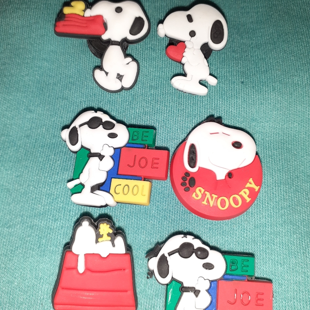 Shoe charms for Crocs 6 pc Snoopy set.  NWOT
